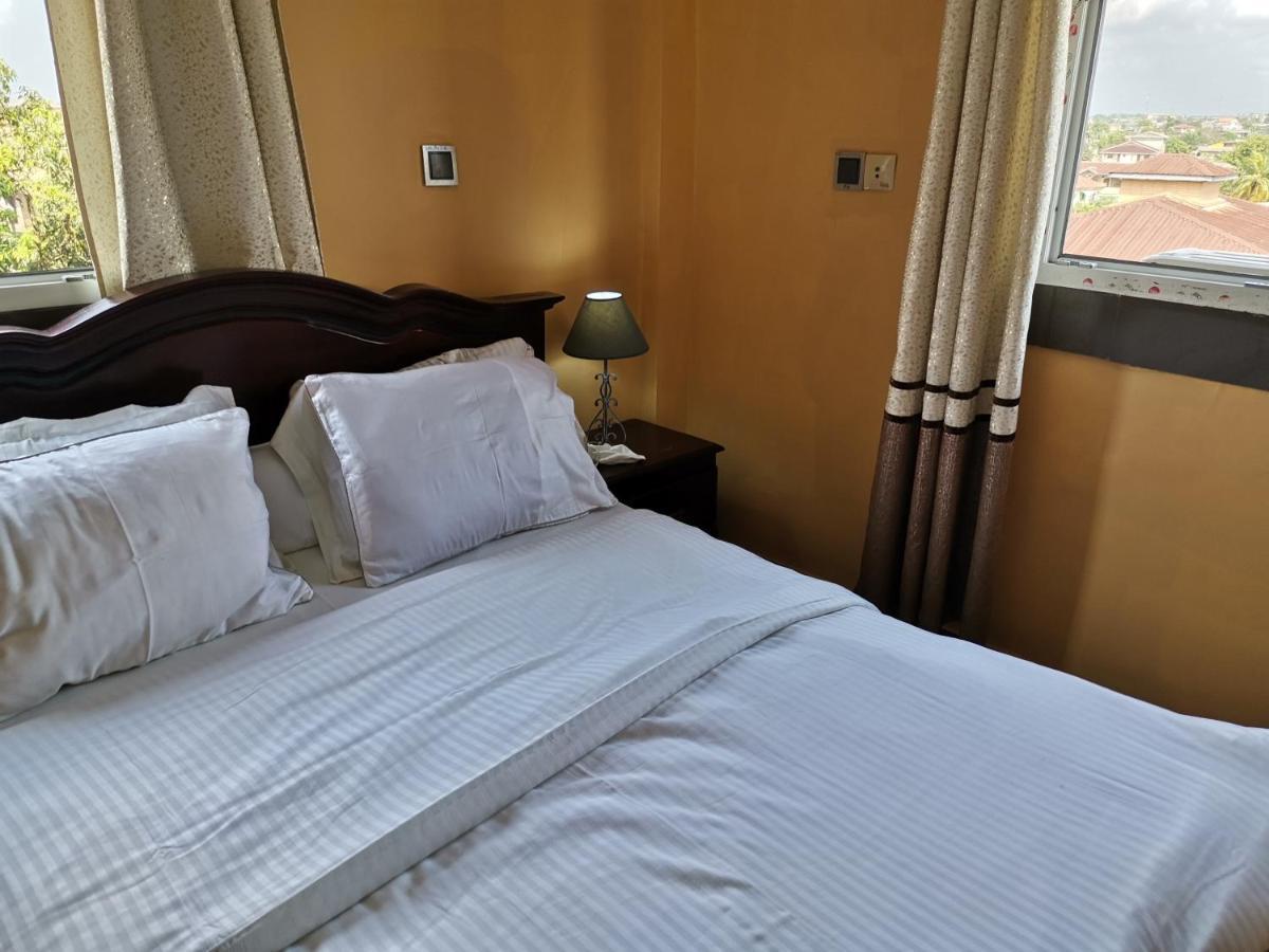 Residence Hoteliere Mb-202 C Douala Bagian luar foto