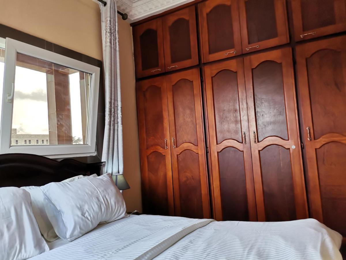 Residence Hoteliere Mb-202 C Douala Bagian luar foto