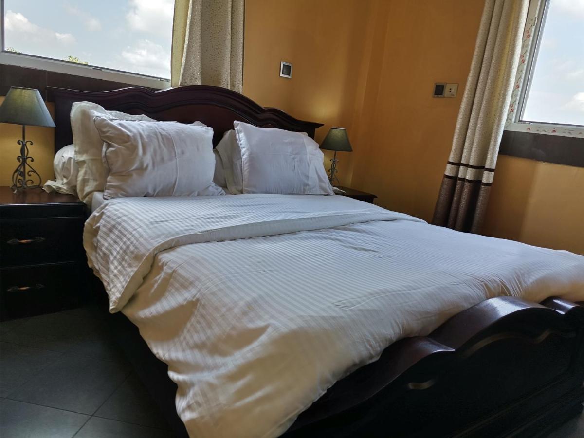 Residence Hoteliere Mb-202 C Douala Bagian luar foto
