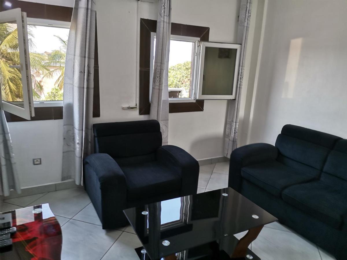 Residence Hoteliere Mb-202 C Douala Bagian luar foto