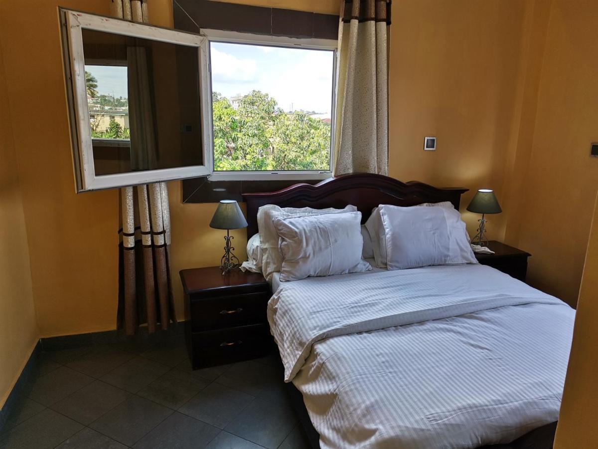 Residence Hoteliere Mb-202 C Douala Bagian luar foto