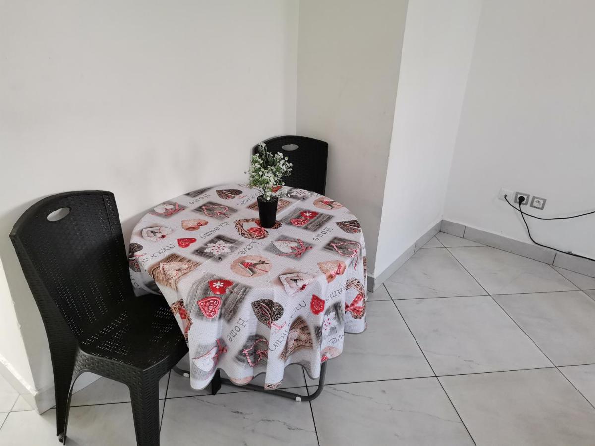 Residence Hoteliere Mb-202 C Douala Bagian luar foto