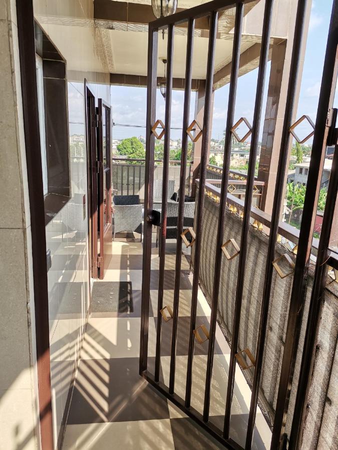Residence Hoteliere Mb-202 C Douala Bagian luar foto